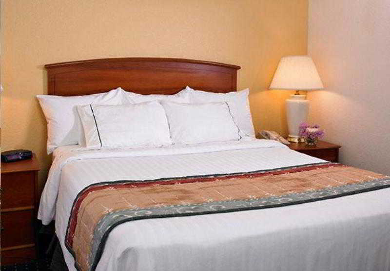 Towneplace Suites By Marriott Findlay Esterno foto